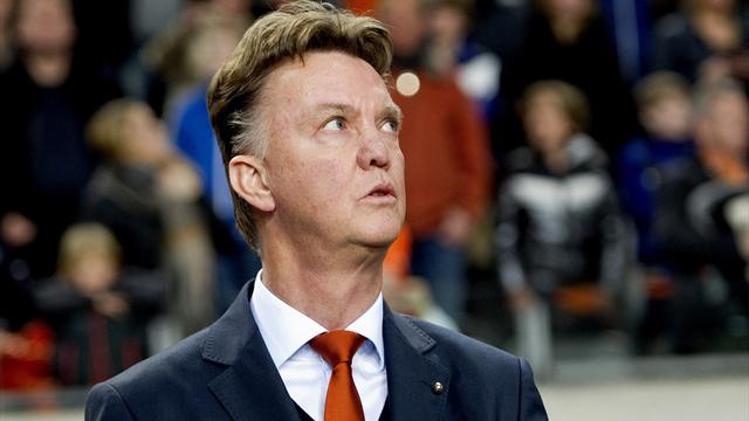 Την “άκουσε” ο Van Gaal με ξανθιά δημοσιογράφο! (vine)