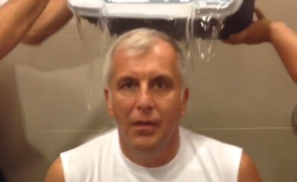 Ομπράντοβιτς και Ice Bucket Challenge! (video)