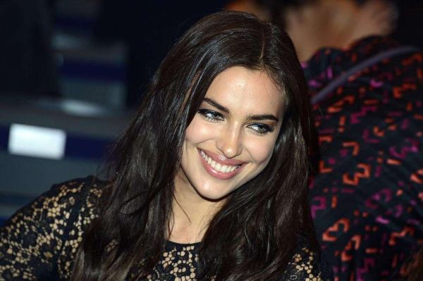 Cristiano Ronaldo girlfriend (Irina Shayk) refuses to say “Visca Barça”! [video]