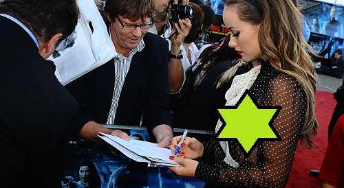 Olivia Wilde… full της διαφάνειας στο κόκκινο χαλί.!