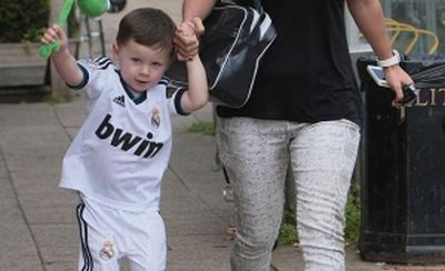 Wayne Rooney’s son Kai wearing Real Madrid kit!