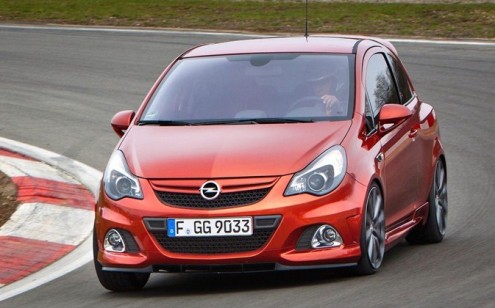 Απολαύστε το Opel corsa opc με πολλά κυβικά πάνω του!