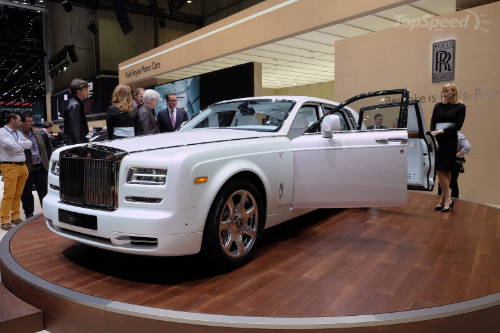 Rolls-Royce Serenity Phantom: Τα λόγια είναι περιττά!