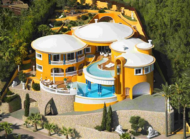 Villa Colani: Tέτοια σπίτια έχουν στη Μαγιόρκα!