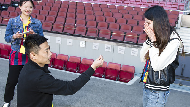 Marriage proposal at the Camp Nou! [video]