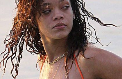 Είδατε το διάφανο μπινίκι της Rihanna???