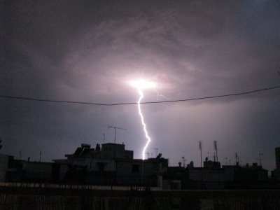 Lightning in a tree … and the night becomes day!