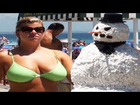 Θα περίμενες ποτέ να δεις ένα χιονάνθρωπο στην παραλία καλοκαιριάτικα?