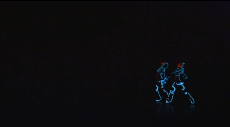 Δείτε έναν απίστευτο χορό που έχει βγει από την ταινία Tron!