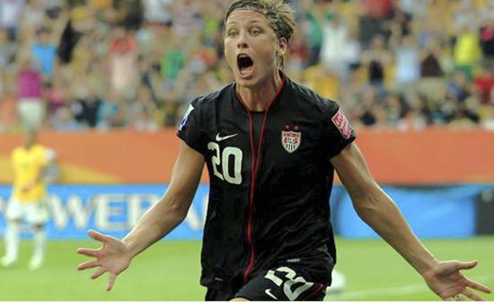 Top 10 Greatest Female Football Players in History!