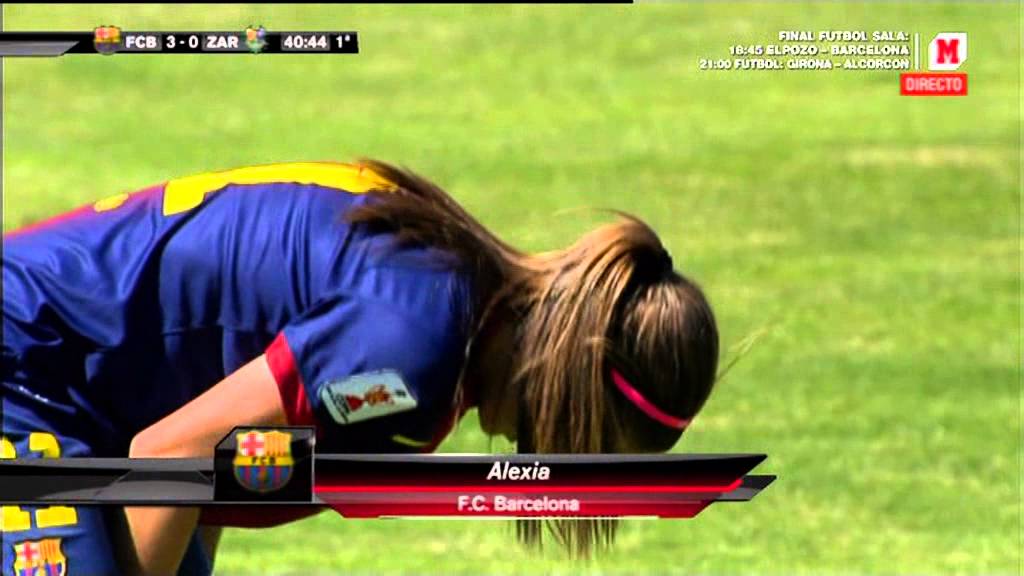 Female Barcelona player hits a stunner! (video)