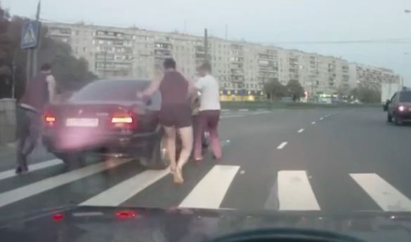 Απαγωγή στη μέση του δρόμου στη Ρωσία! [video]