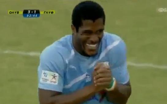 He couldn’t stop laughing at the fast red card he’s got! (video)