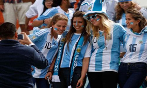 Μεξικάνοι οπαδοί τρολάρουν τους Αργεντινούς [vid]