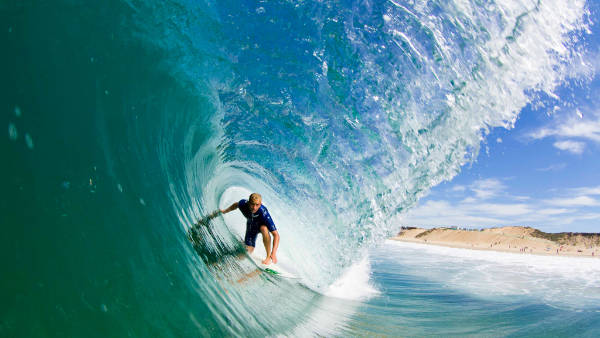 Surfer…surfάρει φλεγόμενος!