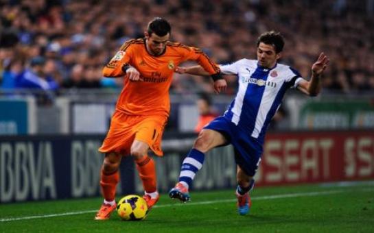 Gareth Bale does a Maradona spin [video]