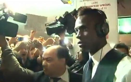 Mario Balotelli lashes out at cameraman