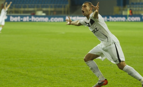 A crazy back heel goal from Romania!