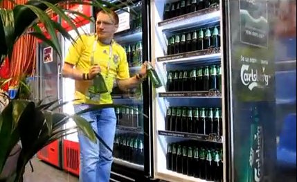 Euro 2012: Journalists know how to empty a fridge of beers in 3 minutes!!