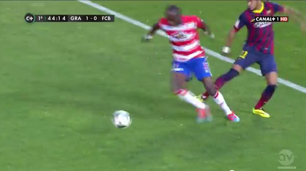 Neymar’s wild kick on Granada’s Nyom! [video]