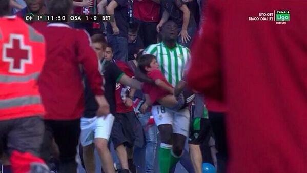 Fans injured as Osasuna’s barrier collapse during goal celebration! [pics]