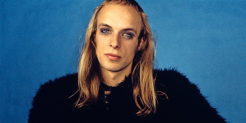 Brian Eno: “Μην πιάσετε δουλειά!”