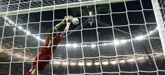 The furthest goal and the best save off the world!!!