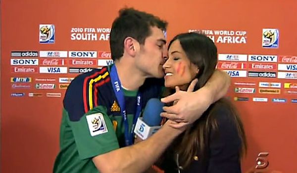 Sara Carbonero and Iker Casillas are having a baby!