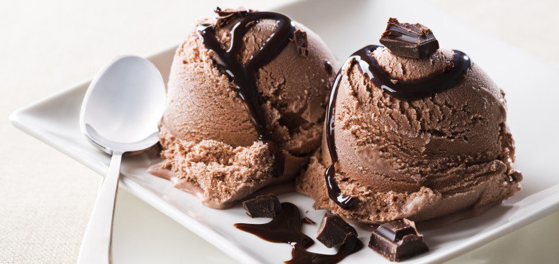 Δροσιστικό και απολαυστικό: Βελούδινο παγωτό σοκολάτας με λικέρ καφέ!
