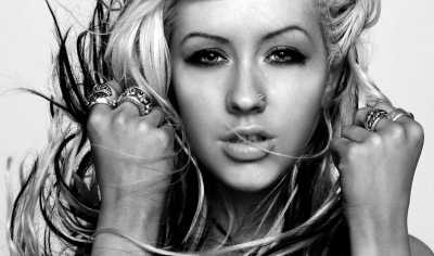 Christina Aguilera…topless φωτογραφίες της βλέπουν το φως της δημοσιότητας!