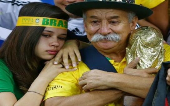 Clovis Fernandes: The most sad fan of Brazil [vid – pics]