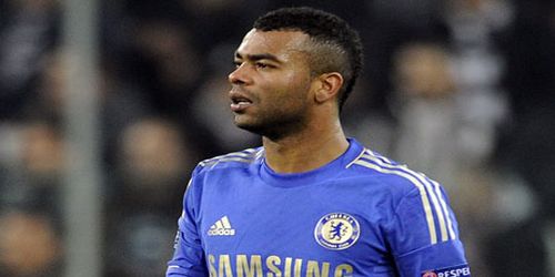 Ashley Cole smoking on holiday in L.A.