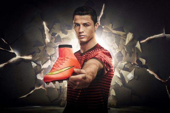 Cristiano Ronaldo unveiled new Nike boots! [video]