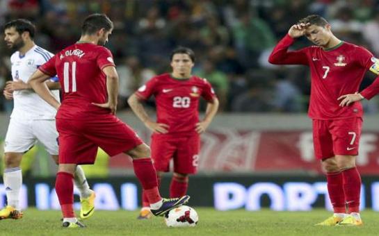 Cristiano Ronaldo tries to kick Zahavi