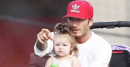 David Beckam: Με την κορούλα του στο γήπεδο!
