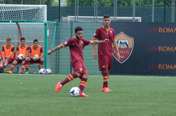 U-19 Roma’s footballer in a superb freekick! [video]