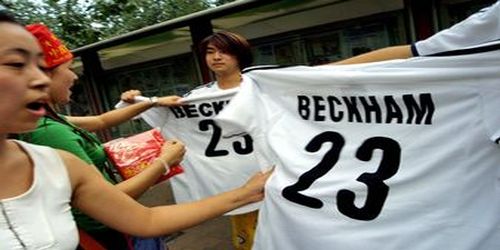 Craze in Shanghai for Beckham