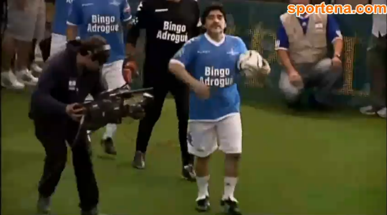 Do you remember this Diego Maradona’s exhbition match!! He proved that he still got it!!