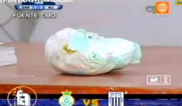 Fans threw soiled diapers at Allianz Lima goalkeeper