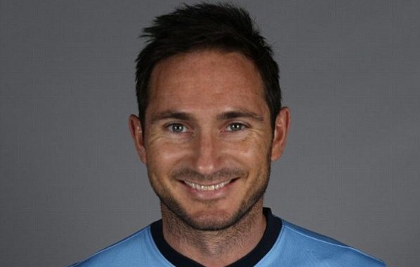 Frank Lampard poses in his Manchester City kit for the very first time! [Pic]