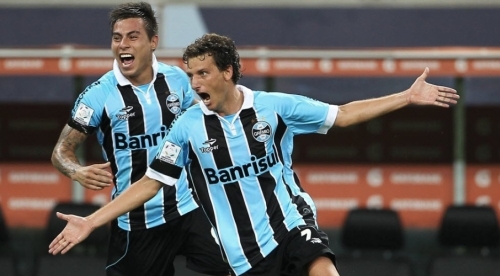 What. A. Stunner! Elano’s golazo versus LDU!