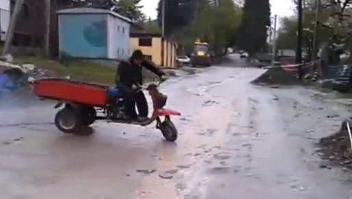 Fail επικών διαστάσεων σε drifting με τρίκυκλο!