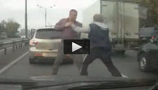 Stuff that happen every day in Russia! (video)