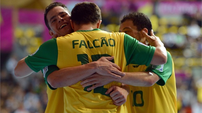 Brazilian futsal player, Falcao, strikes again! [video]