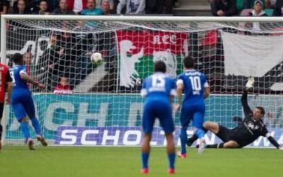 Leroy Fer pays tribute to Panenka!