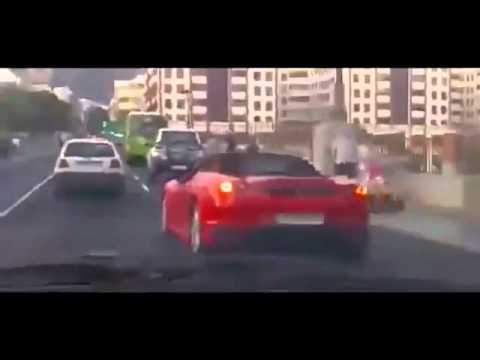 Γυναίκα βλέπει μια Ferrari και… έρχεται σε οργασμό (;)