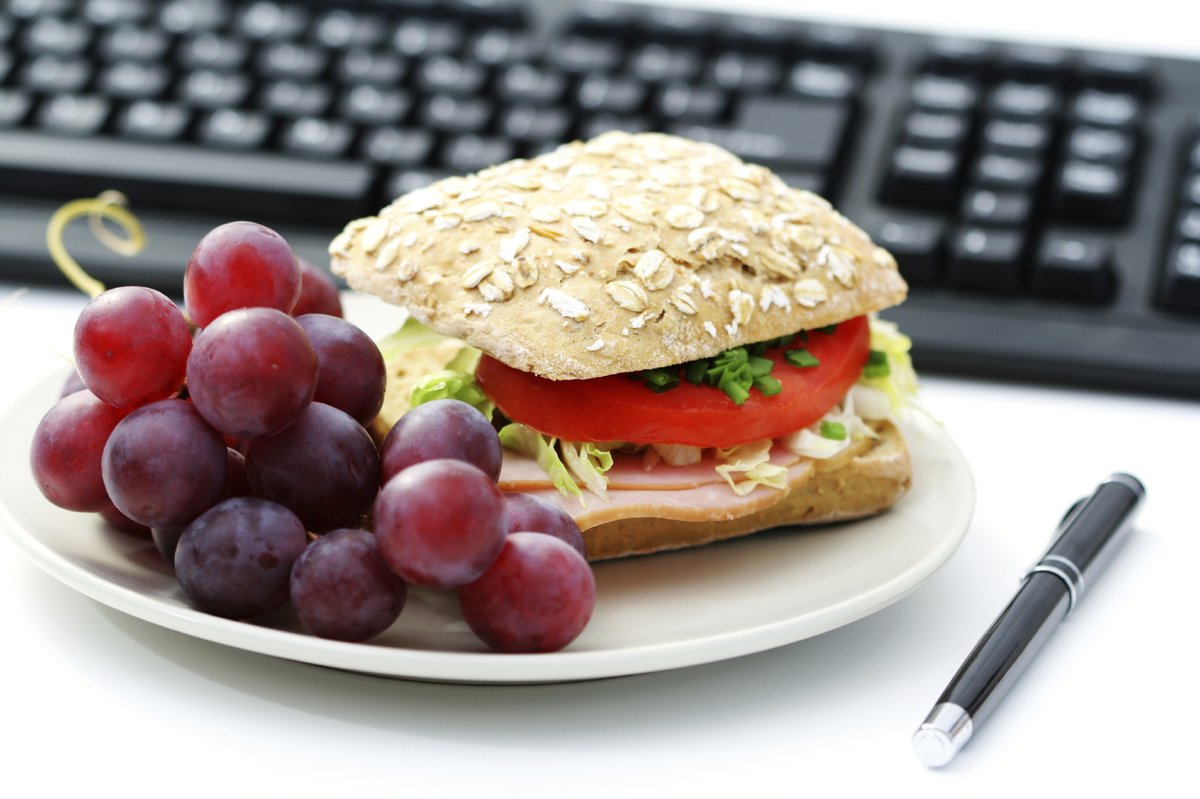 10 ιδέες για εύκολα, υγιεινά και οικονομικά γεύματα για το γραφείο
