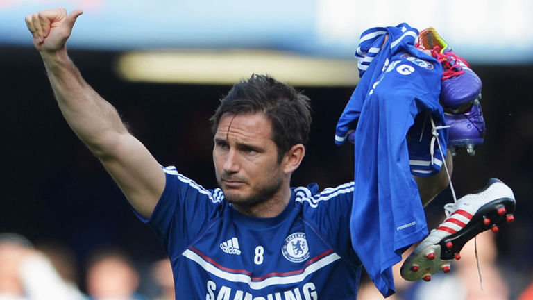 Angry Chelsea fans burn Lampard shirts! [PHOTOS]
