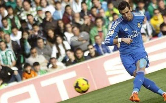 Gareth Bale amazing free kick goal