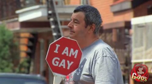 Απίστευτη φάρσα με σχολικό τροχονόμο που δηλώνει γκέι! [video]